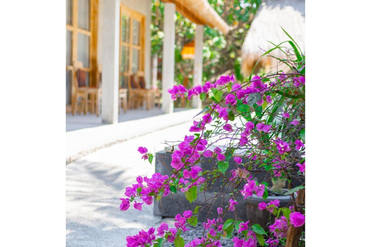 Golden Garuda Cottages Pelilit Luaran gambar